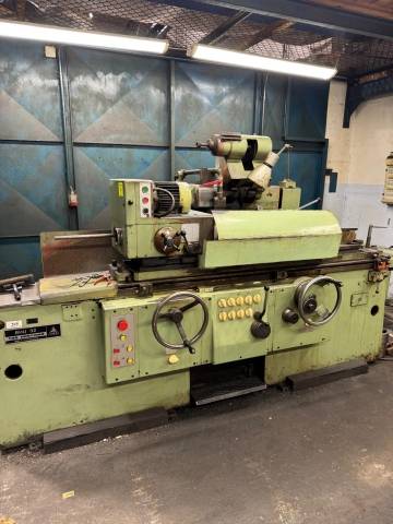 Centerless Cylindrical Grinding Machine